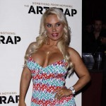 Nicole Coco Austin nips tip