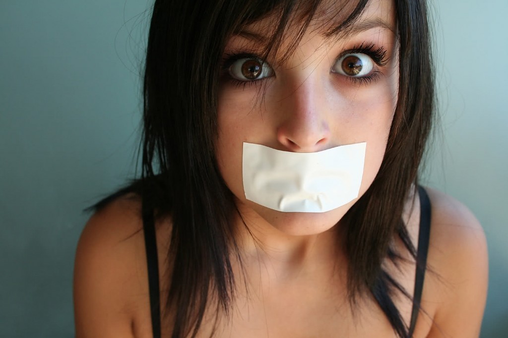 Jasmin gagged