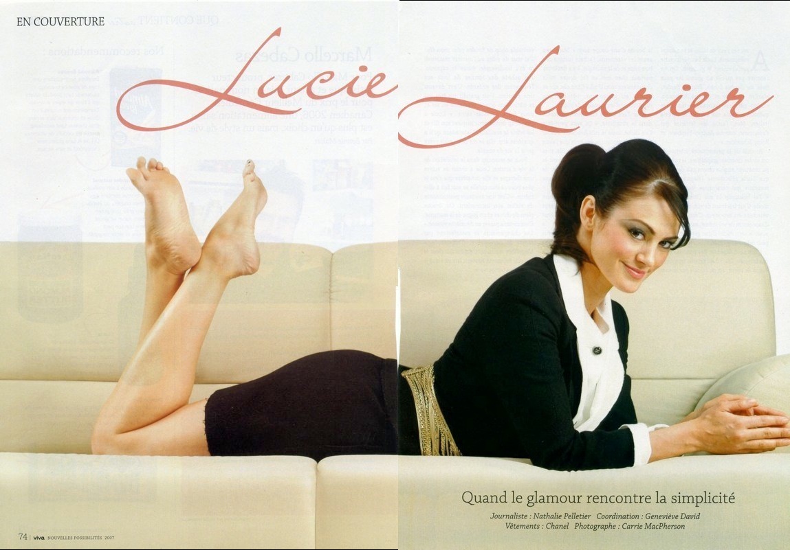 Lucie Laurier feet soles pose