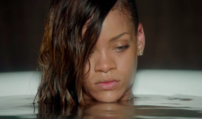 Rihanna stay nude bathtub